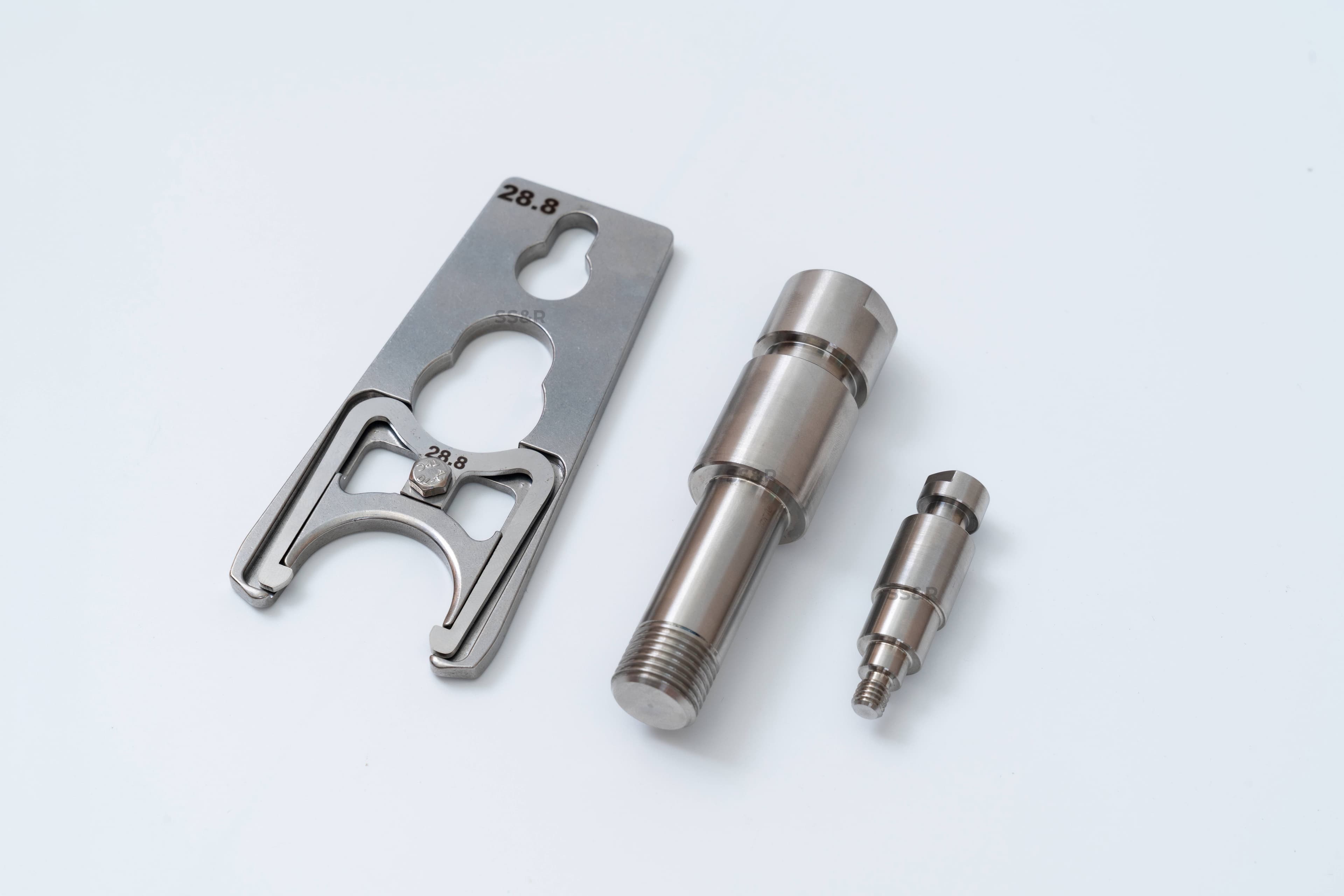 bolt-bearing-stud-filling-gripper-set-1